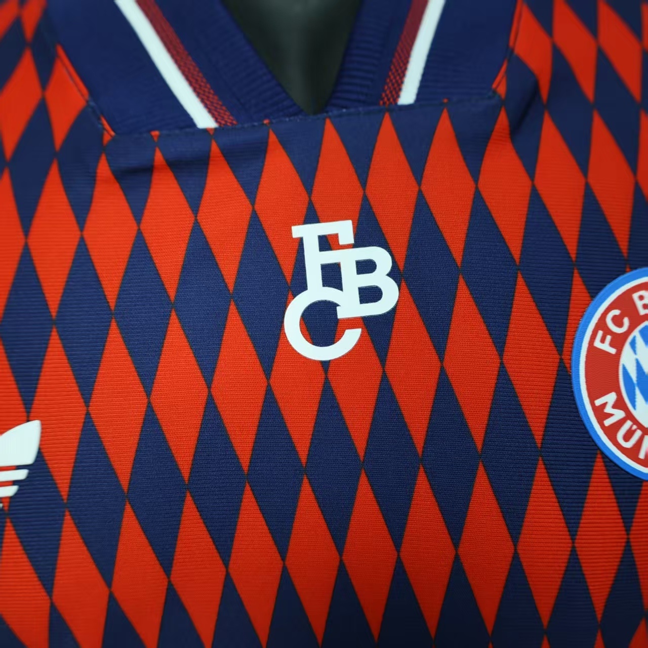 2025/2026 Player Version Bayern Munich Edition Special Red Football Shirt 1:1 Thai Quality - 图片 6