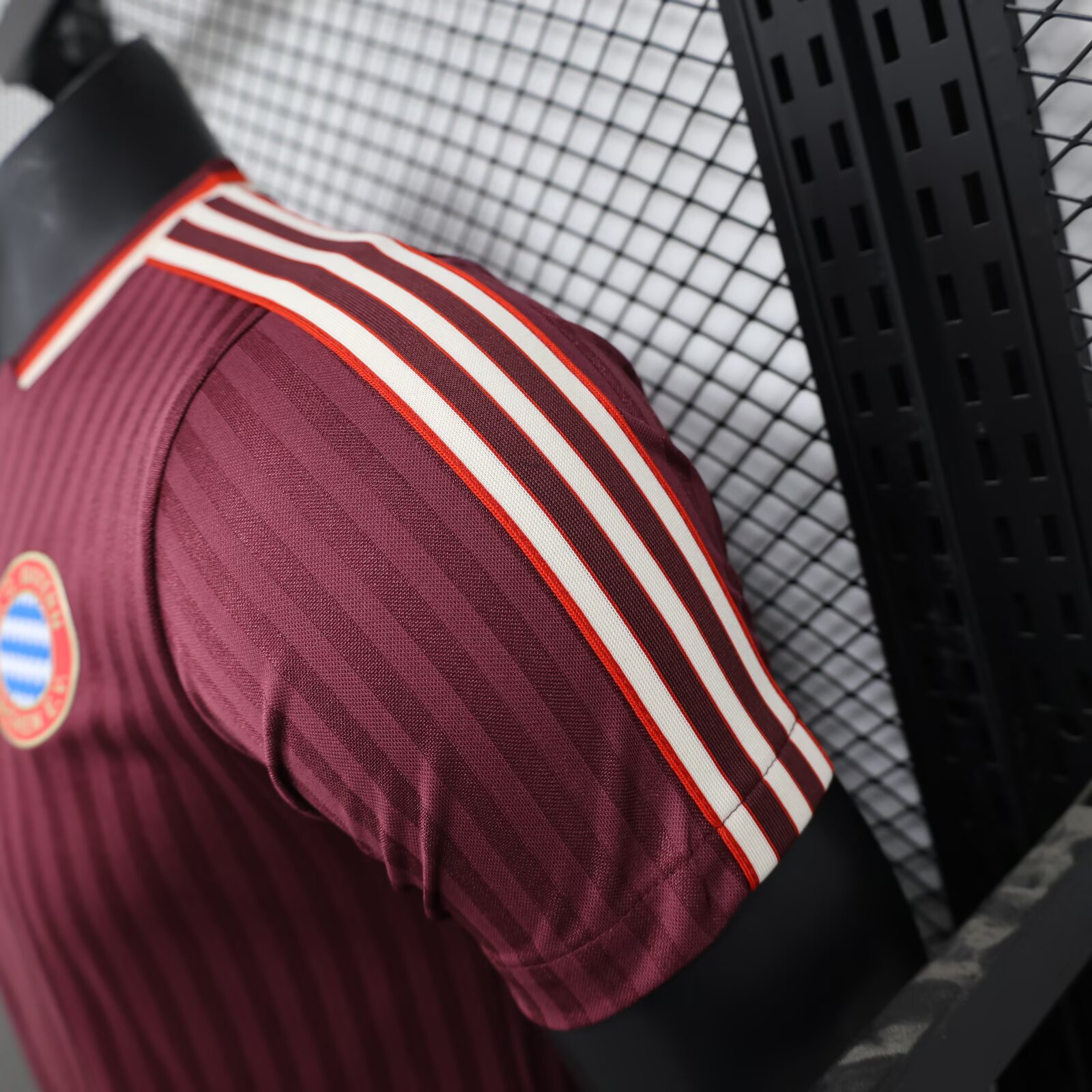 2025/2026 Player Version Bayern Munich Special Edition Crimson Football Shirt 1:1 Thai Quality - 图片 7