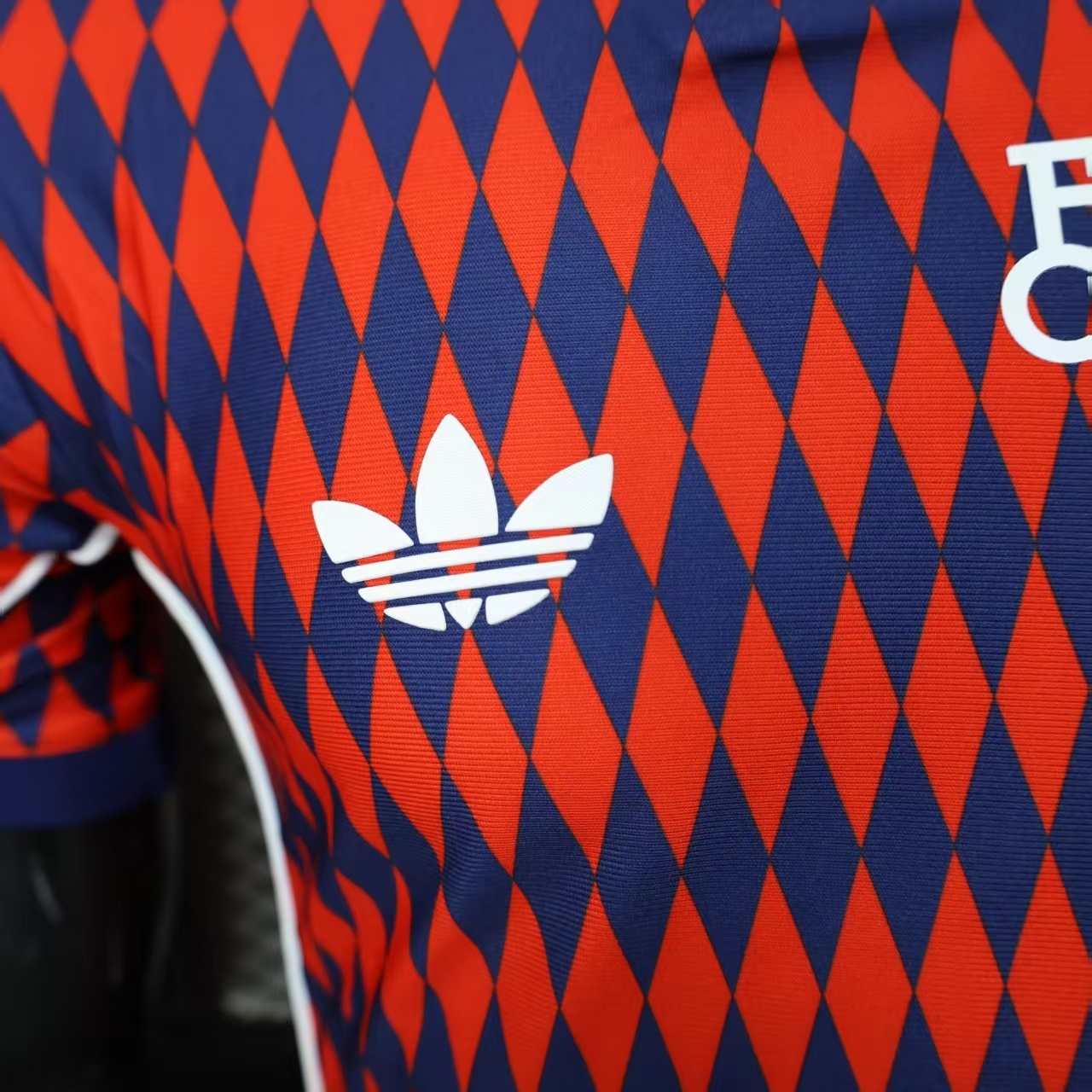 2025/2026 Player Version Bayern Munich Edition Special Red Football Shirt 1:1 Thai Quality - 图片 4