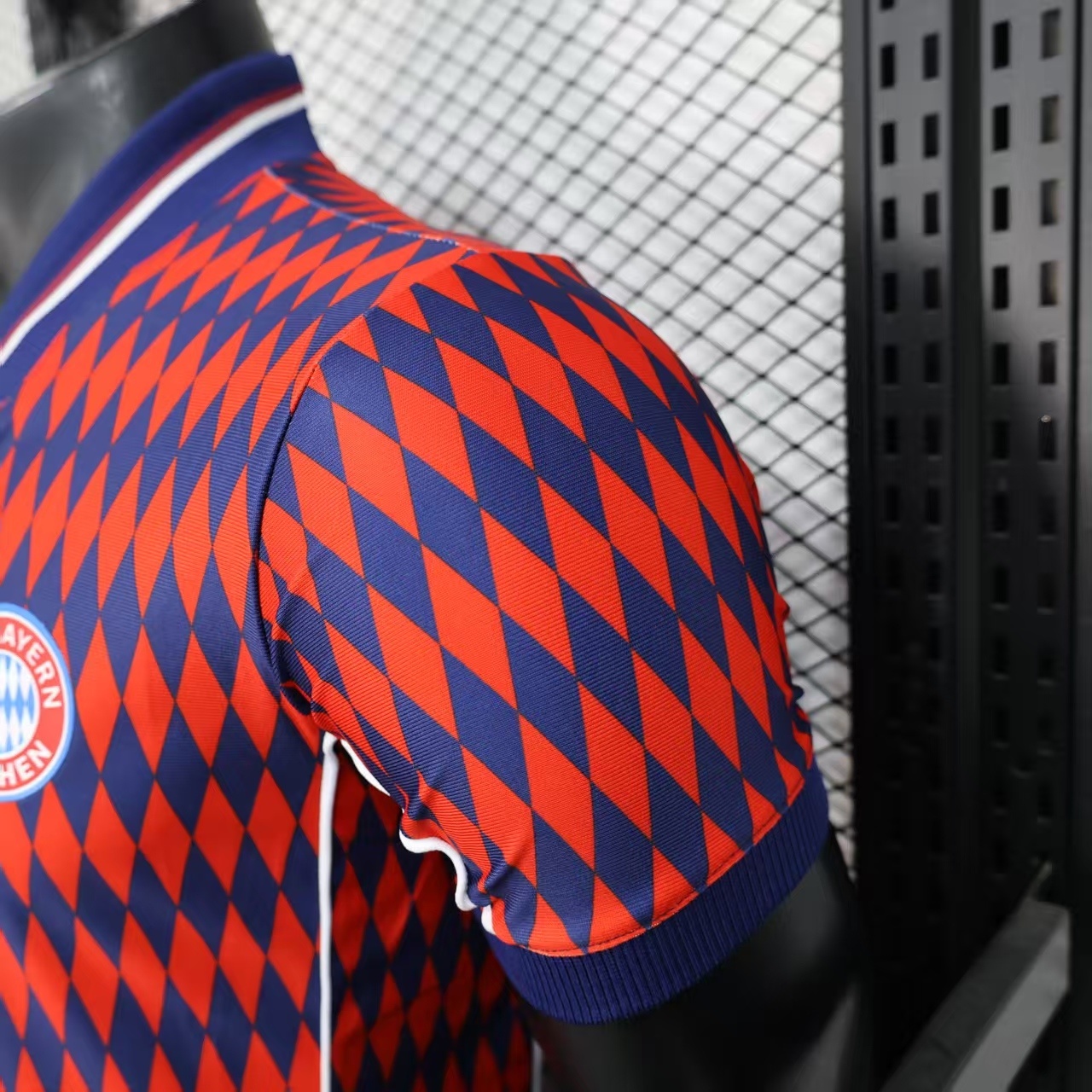 2025/2026 Player Version Bayern Munich Edition Special Red Football Shirt 1:1 Thai Quality - 图片 8