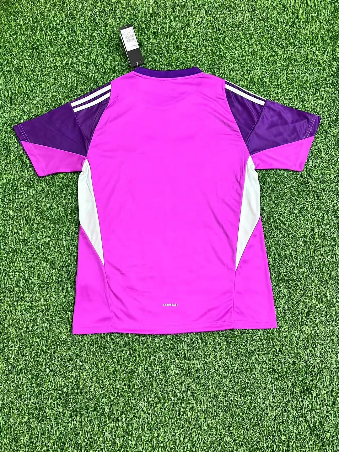 2025/2026 Real Madrid Goalkeeper Purple Red Football Shirt 1:1 Thai Quality - 图片 2
