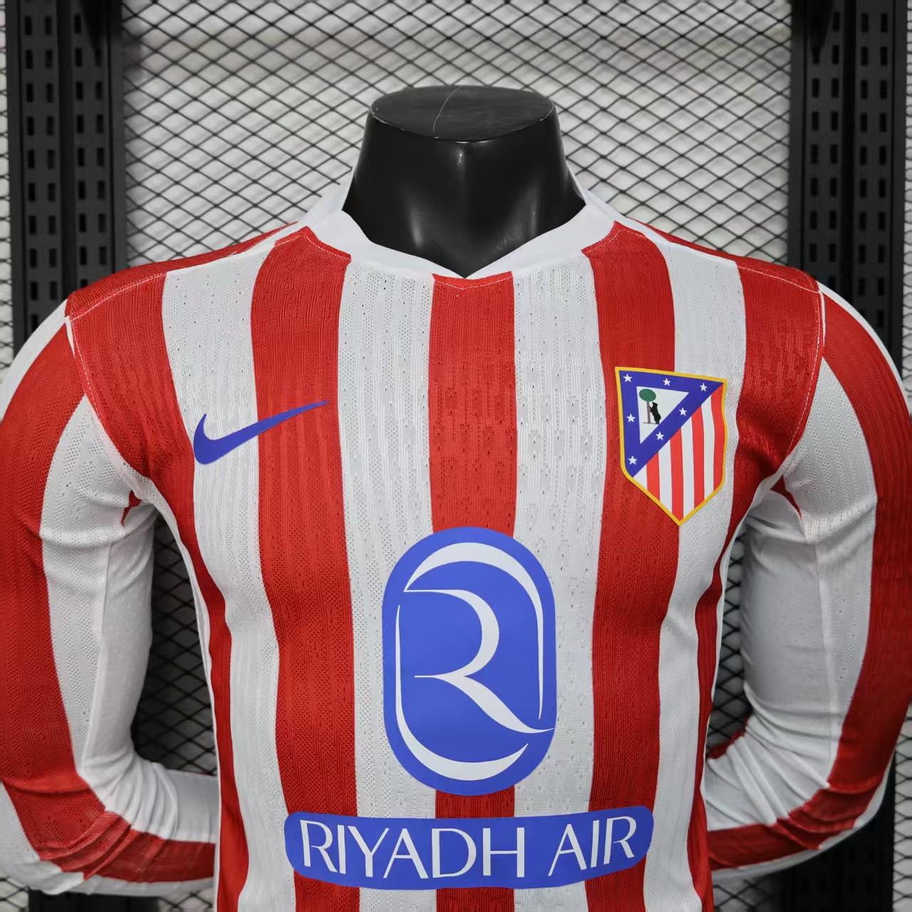 2025/2026 Long Sleeve Player Version Atletico Madrid Home Soccer Jersey 1:1 Thai Quality - 图片 3
